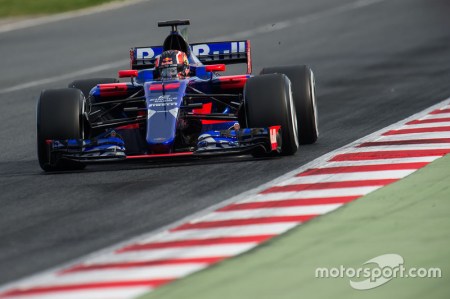 f1-barcelona-pre-season-testing-i-2017-daniil-kvyat-scuderia-toro-rosso-str12