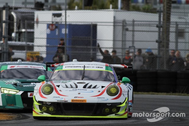 imsa-daytona-january-testing-2018-59-manthey-racing-porsche-911-gt3-r-steve-smith-harald-p