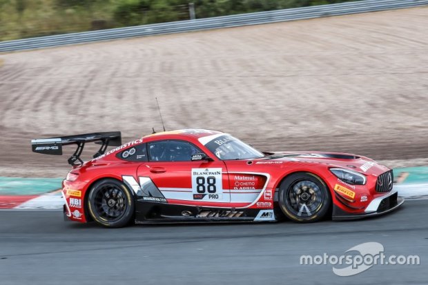 88-akka-asp-team-mercedes-amg-1