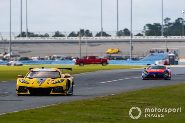 3-corvette-racing-corvette-c8-1